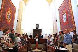 El Pleno ha guardado un minuto de silencio en memoria de Juan Ignacio López