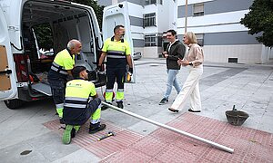 La alcaldesa ha realizado una visita técnica a los trabajos que se están acometiendo en la Avenida de la Soleá y el Mosto