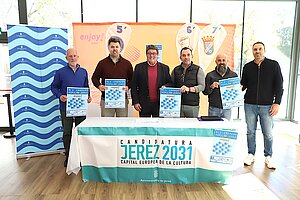 El delegado de Deportes en la presentación de la carrera