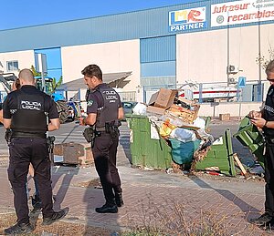 Archivo. La Policía Local continúa su campaña contra los vertidos ilegles