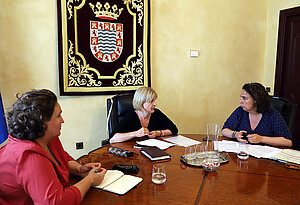 Alcaldesa y delegada Junta de Andalucía