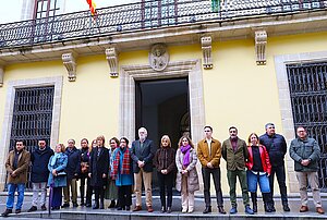 Minuto de silencio por la muerte de una mujer en Olvera