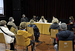 La alcaldesa durante la reunión
