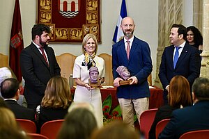 Alcaldesa asiste al encuentro de Ciudades Históricas de Arcos