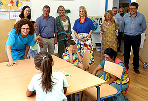 La alcaldesa durante la visita