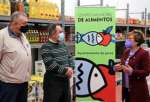 Carmen Collado durante la donación