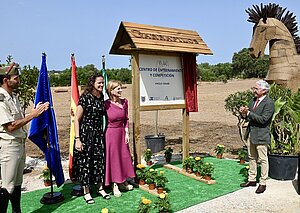 Alcaldesa asiste a la inauguración centro de entrenamiento y competición de Garrapilos