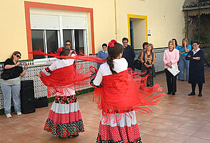La alcaldesa durante su visita al colegio