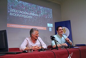 Jaime Espinar ha participado en una charla-coloquio sobre  biodiversidad en el Ateneo