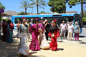 Archivo. Usuarios utilizando el autobús en Feria
