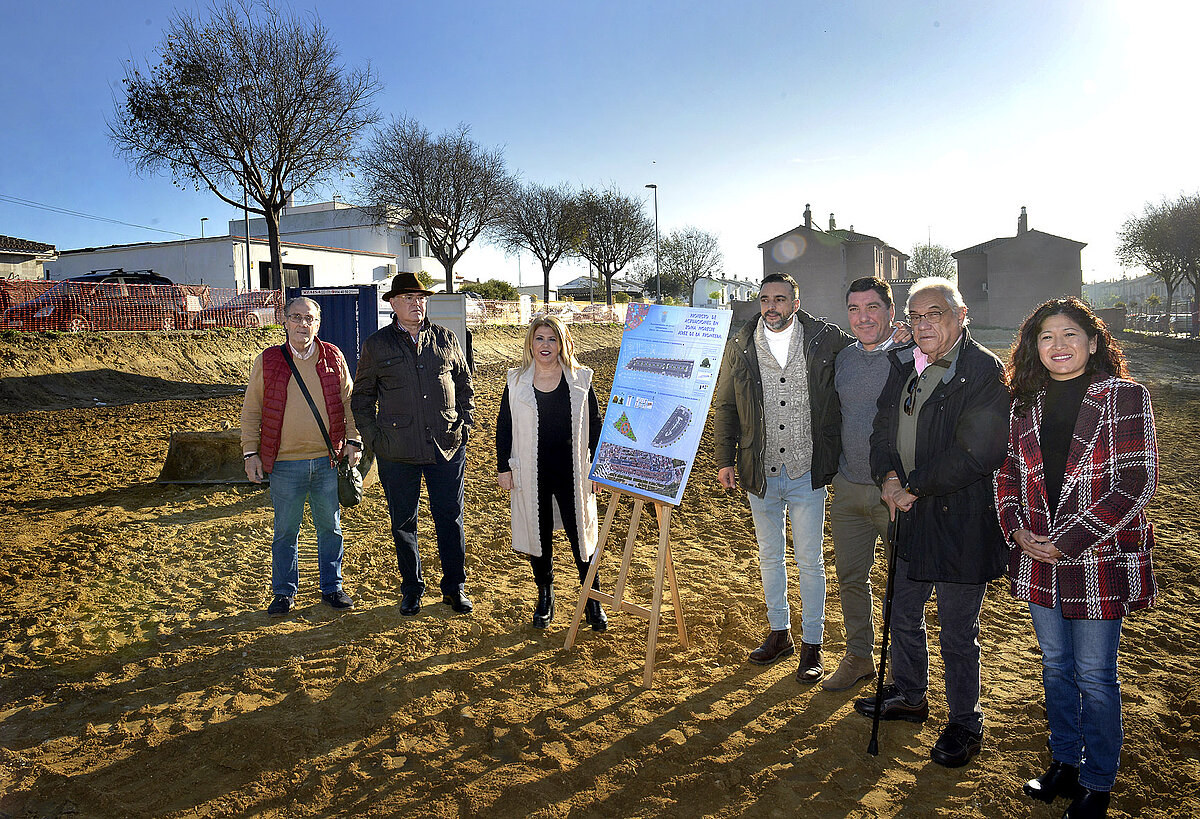 La alcaldesa visita las obras de 200 nuevos aparcamientos en La ...