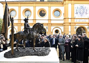El teniente de alcaldesa Agustín Muñoz  asiste a la inauguración del monumento a Álvaro Domecq