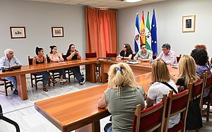 Reunión con el comité de empresa de las trabajadoras de limpieza de colegios