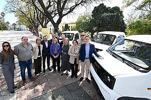 Jaime Espinar presenta los nuevos vehículos de recogida de residuos