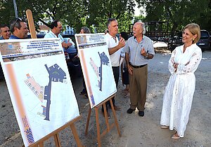 La alcaldesa presenta el proyecto de aparcamientos en La Granja