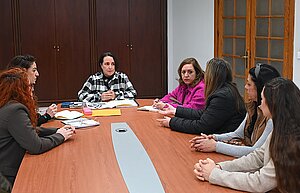 Nela García se reúne con el AMPA y la dirección del CEIP Miguel de Cervantes