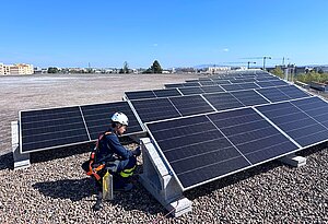 El Ayuntamiento está instalando paneles solares en varias instalaciones municipales