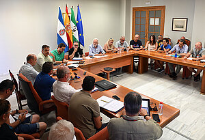 Agustín Muñoz preside el Pleno del Consejo Local del Motor