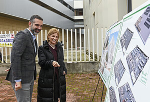 La alcaldesa durante la presentación de las obras