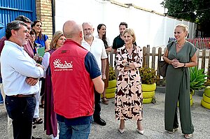 La alcaldesa visita las Escuelas de Verano en el CEIP San Vicente de Paúl