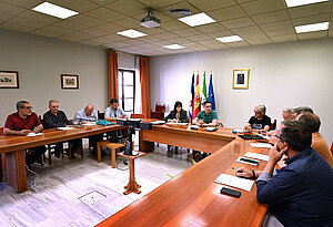 El teniente de alcaldesa durante la reunión