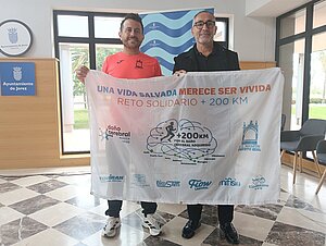 Tomás Sampaño presenta la carrera solidaria a favor de ADECCA