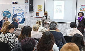 La alcaldesa asiste al Encuentro Comunitario de la zona Sur