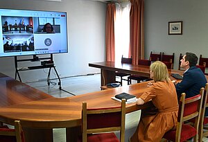 La alcaldesa ha mantenido una reunión telemática con la empresa de los nuevos autobuses