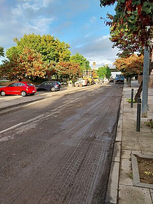 Las obras de reasfaltado han llegado a la calle Jorge Bocouze