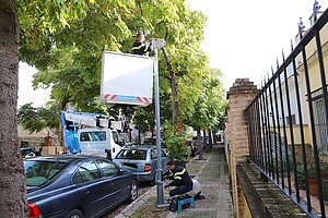 El Ayuntamiento está cambiando las luminarias de la barriada España