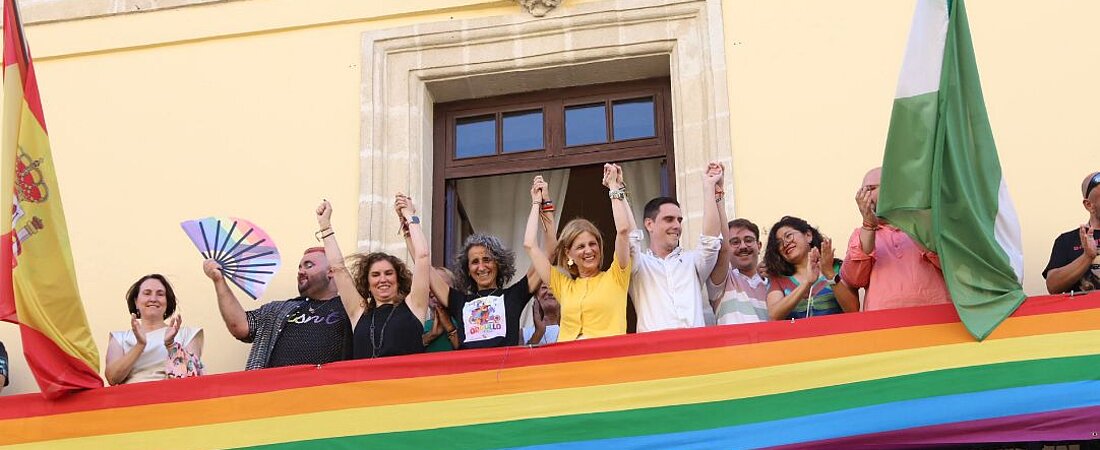 La alcaldesa ha presidido los actos institucionales del Día del Orgullo