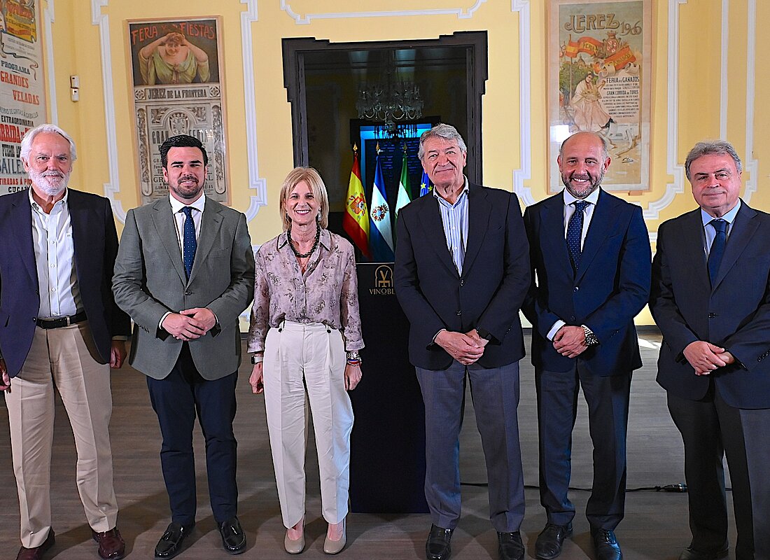 La alcaldesa ha presentado una nueva edición de Vinoble que se celebrará en el Alcázar