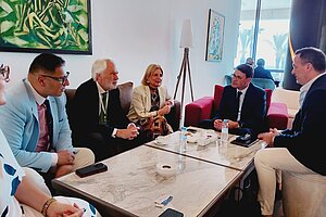 La alcaldesa ha mantenido una reunión con representantes del sector ecuestre de Marruecos