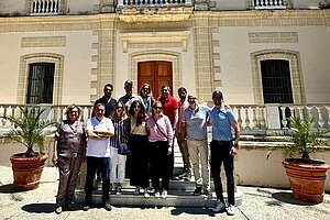 Miembros del colectivo en los museos