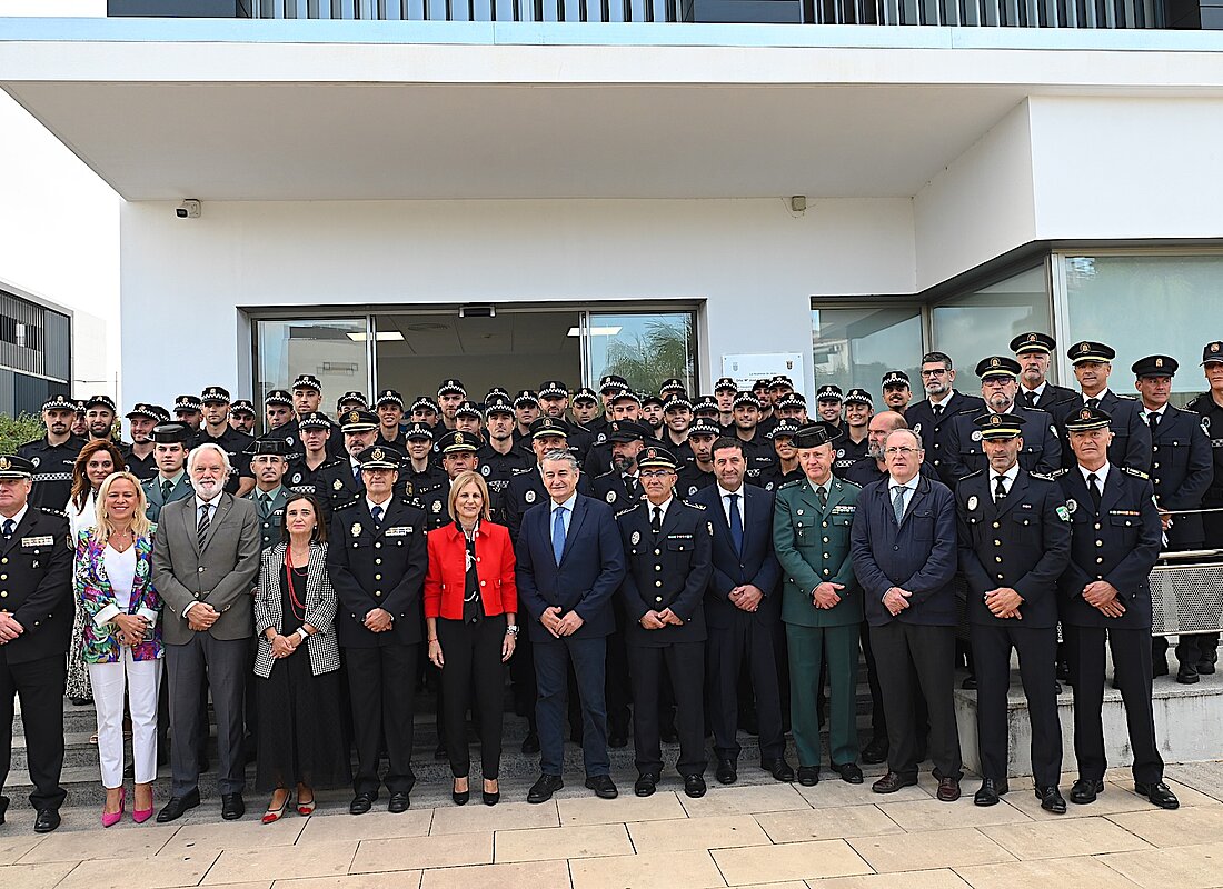 La alcaldesa y el consejero de Presidencia inaugural el curso en la Escuela de Policía Local de Jerez
