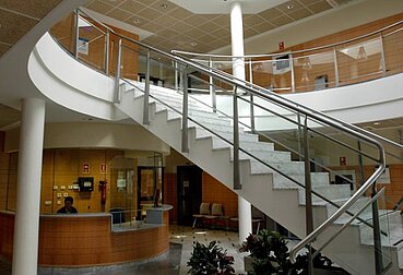 Imagen de escalera principal