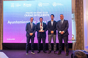 José Ignacio Martínez recibe el premio Ciudad Inteligente