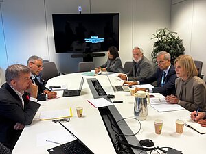 La alcaldesa ha mantenido un encuentro en Bruselas con el director general de Fondos Europeos
