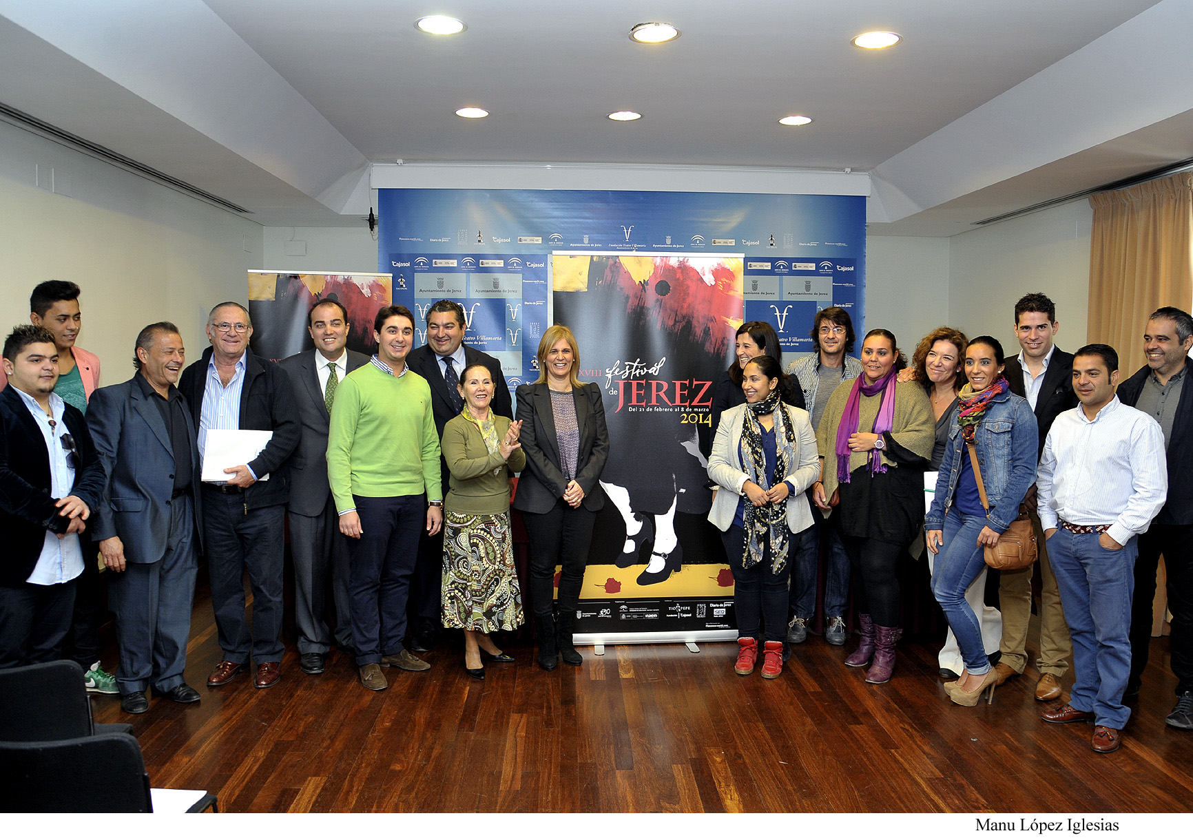 Foto de familia de los participantes en el Festival
