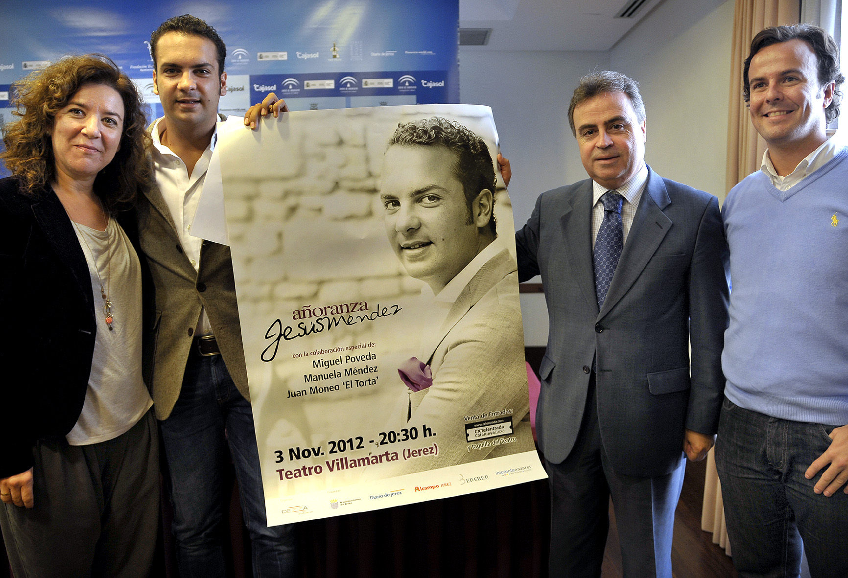 Antonio Real, junto a Jesús Méndez y otros acompañantes, en la presentación del disco