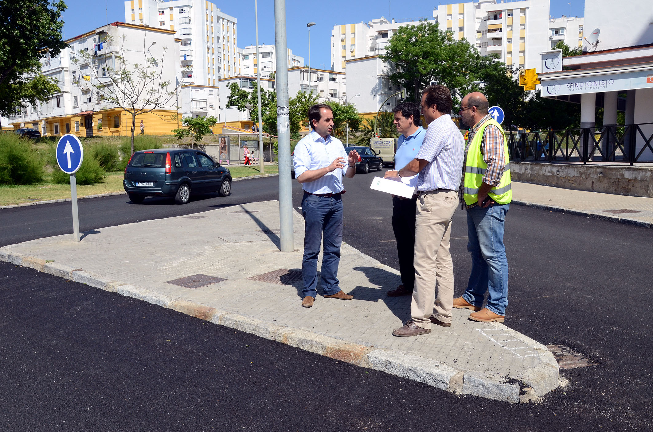 Antonio Saldaña visita obras refuerzo del firme