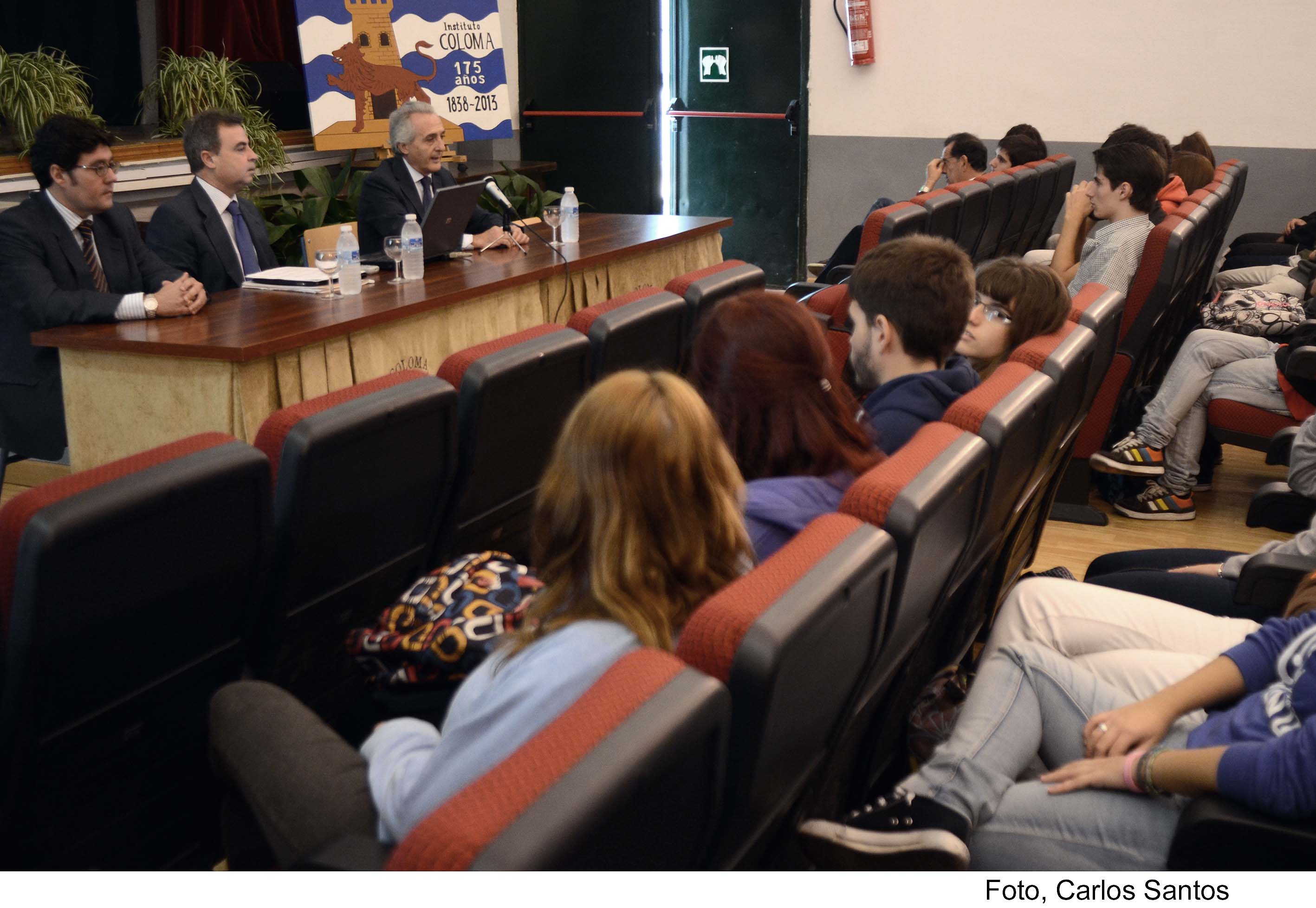 Un momento de la conferencia ofrecida por Antonio Real