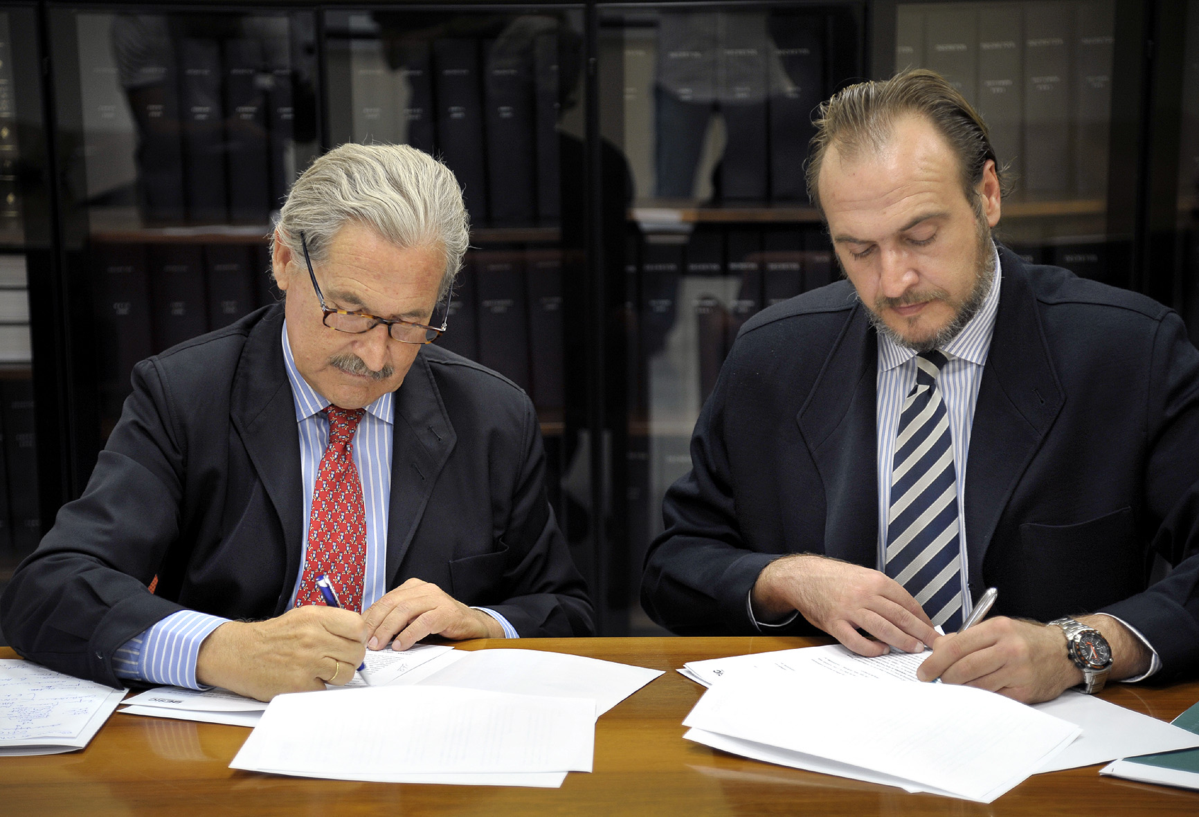 Imagen de la firma del convenio